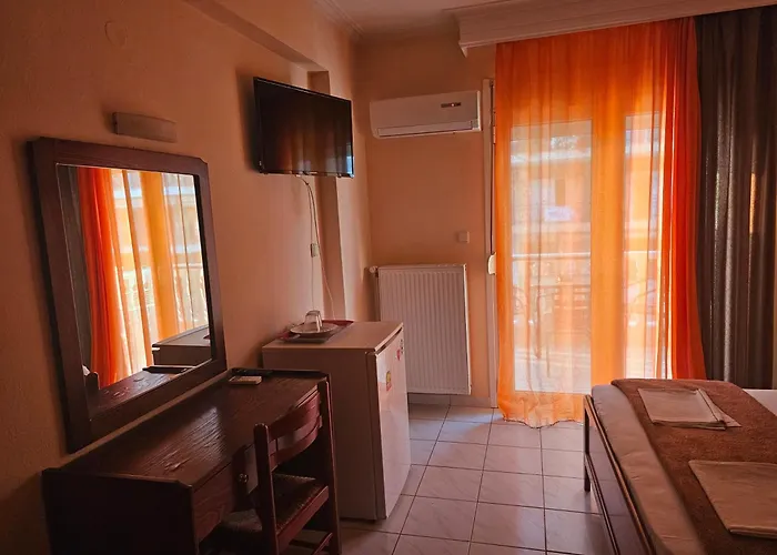 Philippos 2* Paralía